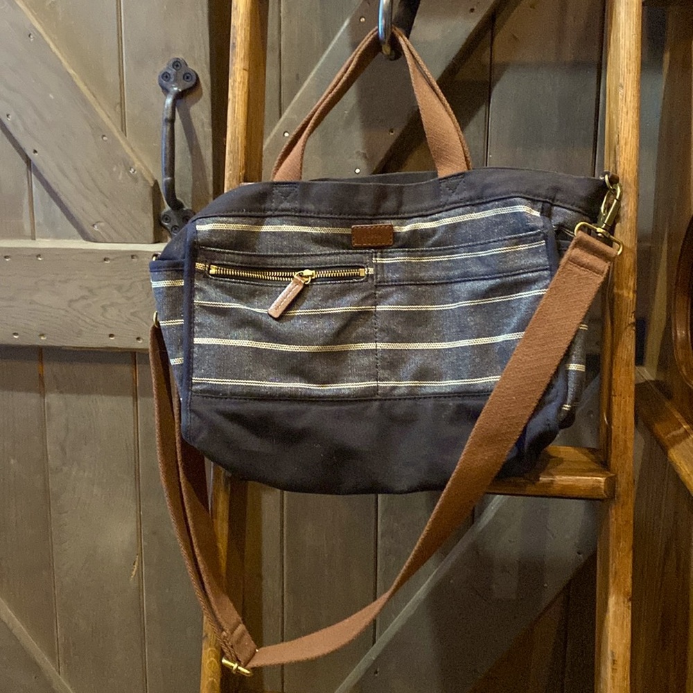 FOSSIL beach lovers purse